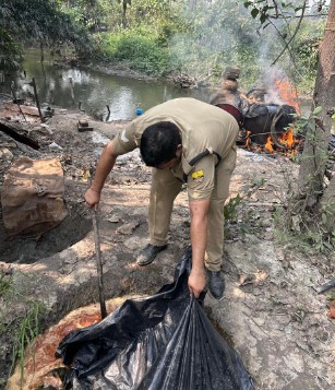 अवैध मदिरा निर्माण और बिक्री के अड्डों पर की गई कार्यवाही