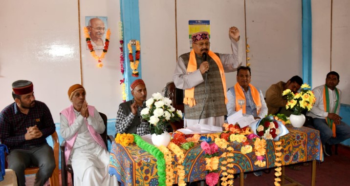 झूठी अफवाह फैलाकर केदारनाथ धाम पर बेवजह राजनीति कर रही है कांग्रेस- महाराज