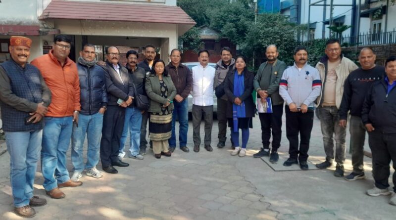 प्रदेश कांग्रेस अध्यक्ष माहरा ने प्रेस क्लब पहुंचकर मांगी माफी
